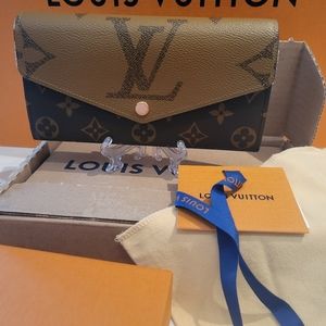 ♥️ RESERVED LOUIS VUITTON SARAH WALLET REVERSE GIANT MONOGRAM w/box & dustbag